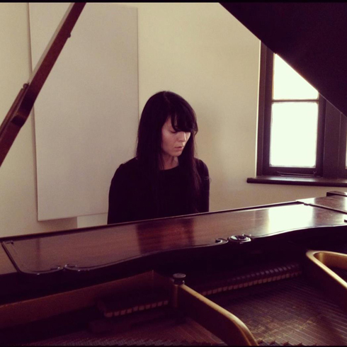 Anna-Lynne Williams at the piano.