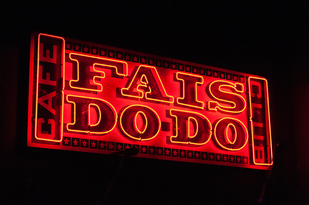 Fais Do-Do neon sign