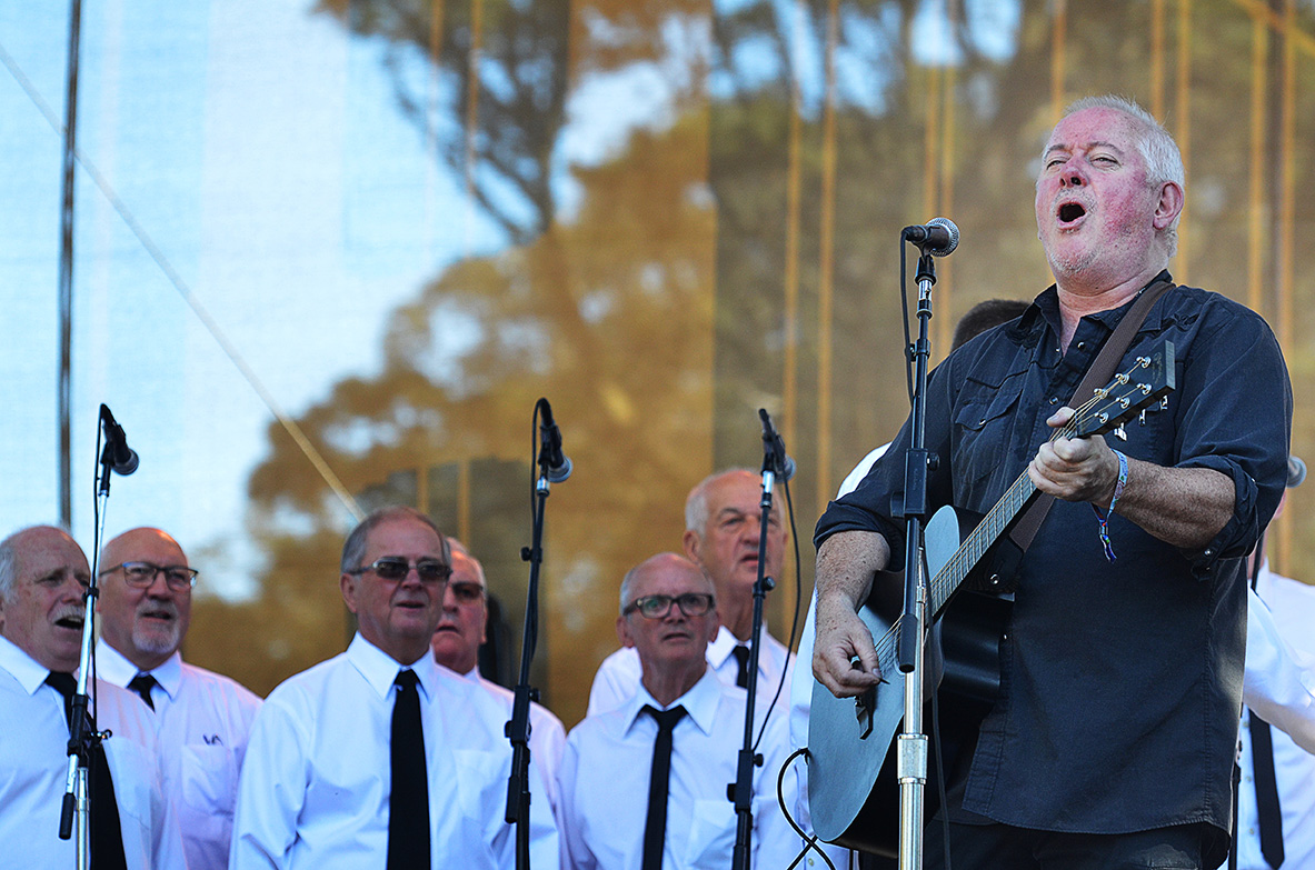 Jon Langford and The Skull Orchard Welsh Male Voice Choir