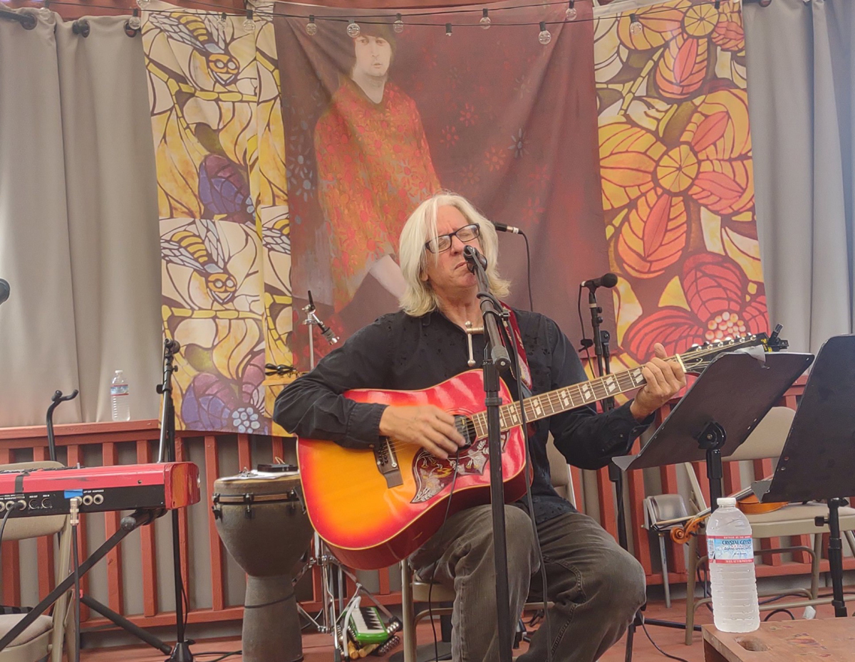 LA singer songwriter, Nelson Bragg